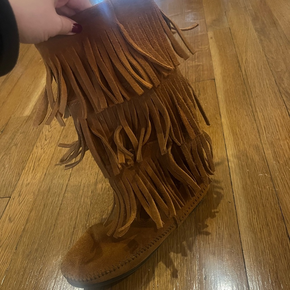 Minnetonka Women's Fringe Boots - Brown Size 6 - Picture 6 of 8